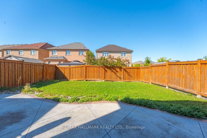 Photo 39 at 18 Morrow Bay Drive, Bram East, Brampton