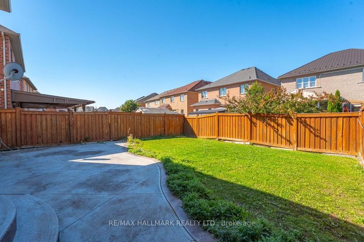 Photo 40 at 18 Morrow Bay Drive, Bram East, Brampton