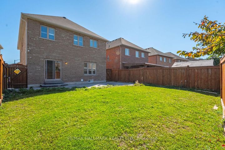 Photo 41 at 18 Morrow Bay Drive, Bram East, Brampton
