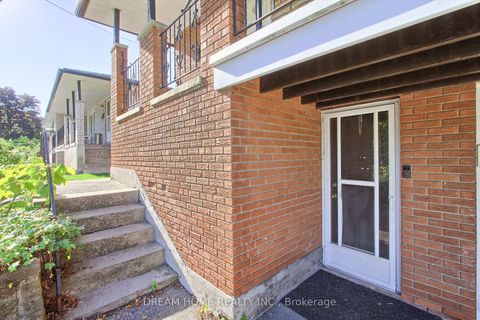 Photo 3 at 108 Mintwood Drive, Steeles, Toronto