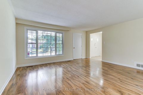 Photo 5 at 108 Mintwood Drive, Steeles, Toronto