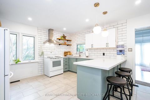 Photo 4 at 3 John Drive, Cookstown, Innisfil