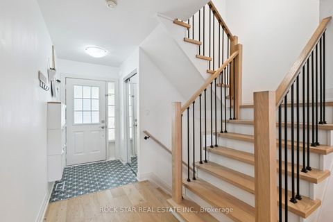 Photo 3 at 2438 Baintree Crescent, WM Westmount, Oakville