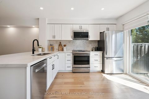 Photo 6 at 2438 Baintree Crescent, WM Westmount, Oakville