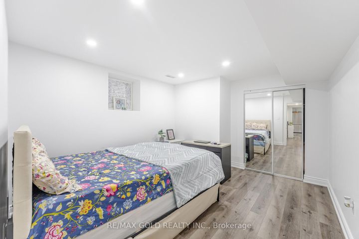 Photo 16 at 152 Vanhorne Close, Northwest Brampton, Brampton