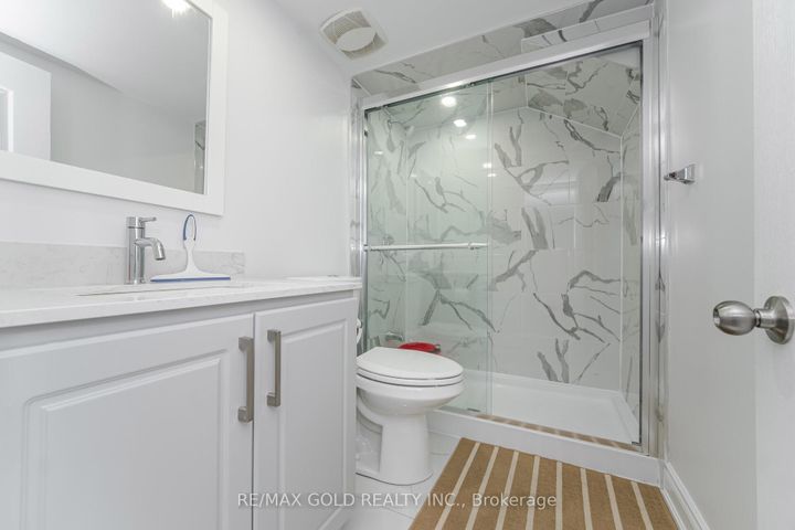 Photo 17 at 152 Vanhorne Close, Northwest Brampton, Brampton