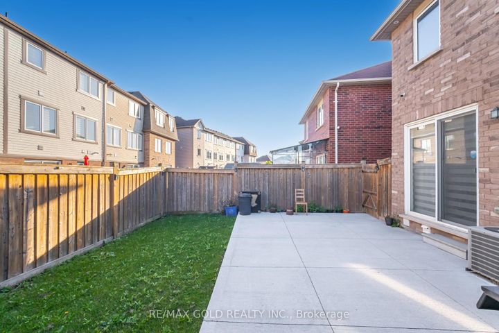 Photo 21 at 152 Vanhorne Close, Northwest Brampton, Brampton