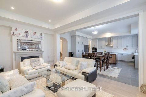 Photo 2 at 77 Terravista Crescent, Vellore Village, Vaughan