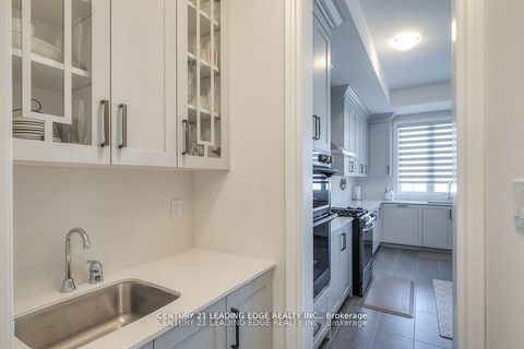 Photo 4 at 77 Terravista Crescent, Vellore Village, Vaughan