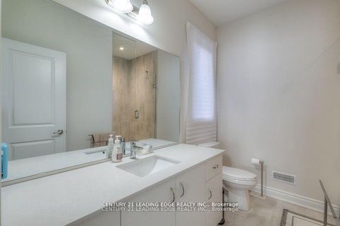 Photo 7 at 77 Terravista Crescent, Vellore Village, Vaughan