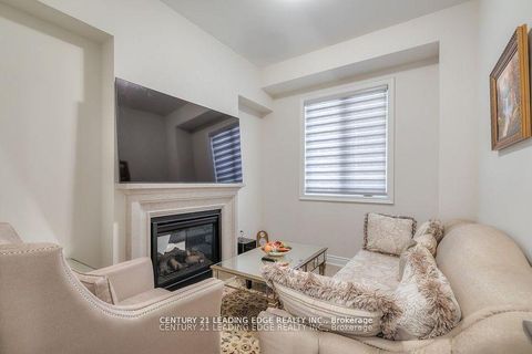 Photo 11 at 77 Terravista Crescent, Vellore Village, Vaughan