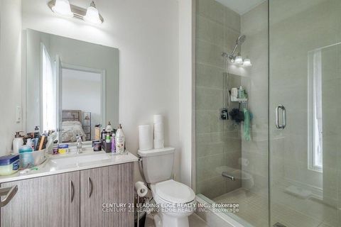 Photo 19 at 77 Terravista Crescent, Vellore Village, Vaughan