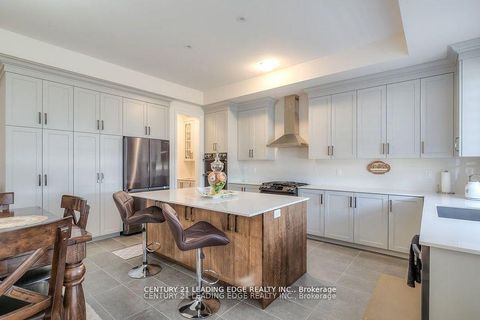 Photo 26 at 77 Terravista Crescent, Vellore Village, Vaughan