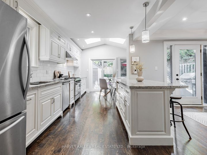 Photo 10 at 566 Oriole Parkway, Eglinton, Toronto