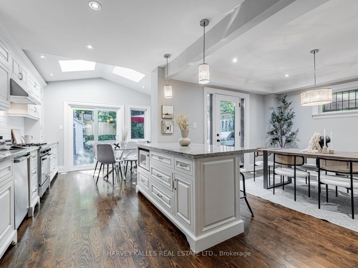 Photo 14 at 566 Oriole Parkway, Eglinton, Toronto
