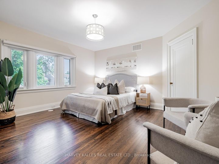 Photo 17 at 566 Oriole Parkway, Eglinton, Toronto
