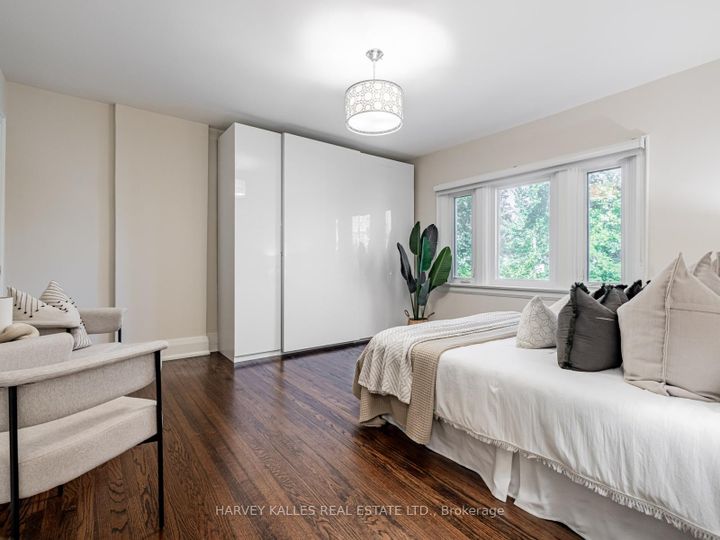 Photo 18 at 566 Oriole Parkway, Eglinton, Toronto