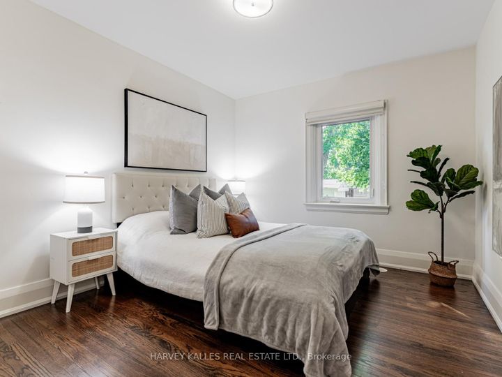 Photo 21 at 566 Oriole Parkway, Eglinton, Toronto