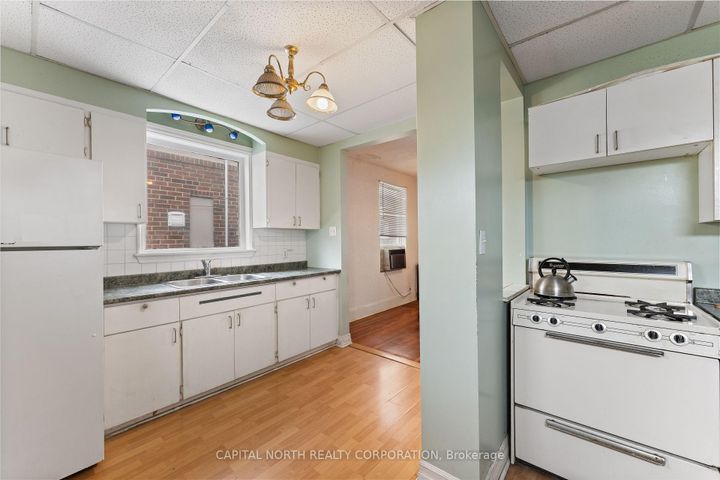 Photo 11 at 100 Livingstone Avenue, Belgravia, Toronto