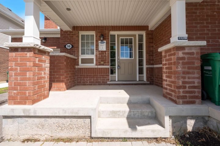 Photo 5 at 98 Quillberry Close, Northwest Brampton, Brampton