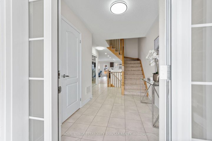 Photo 7 at 98 Quillberry Close, Northwest Brampton, Brampton