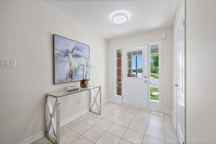 Photo 8 at 98 Quillberry Close, Northwest Brampton, Brampton