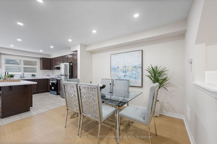 Photo 11 at 98 Quillberry Close, Northwest Brampton, Brampton
