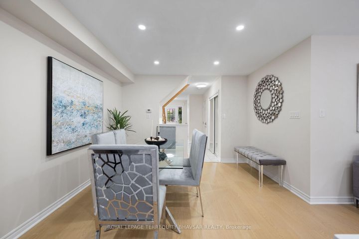 Photo 12 at 98 Quillberry Close, Northwest Brampton, Brampton