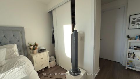 Photo 11 at 412 - 60 Berwick Avenue, Eglinton, Toronto