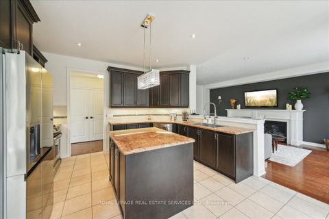 Photo 19 at 3150 Trailside Drive, GO Glenorchy, Oakville