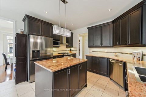 Photo 20 at 3150 Trailside Drive, GO Glenorchy, Oakville