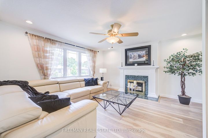Photo 2 at 21 Martindale Road, Cliffcrest, Toronto