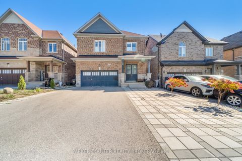 Photo 2 at 1239 Peelar Crescent, Lefroy, Innisfil