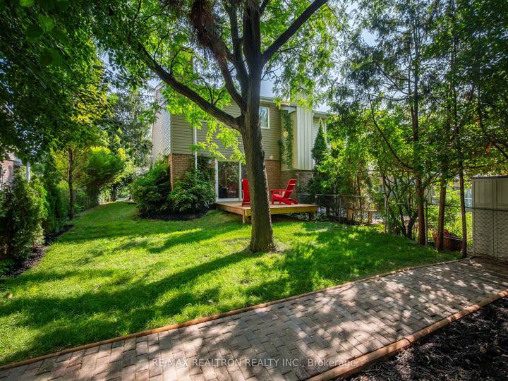 Photo 8 at 173 Tamarack Drive, Willowbrook, Markham