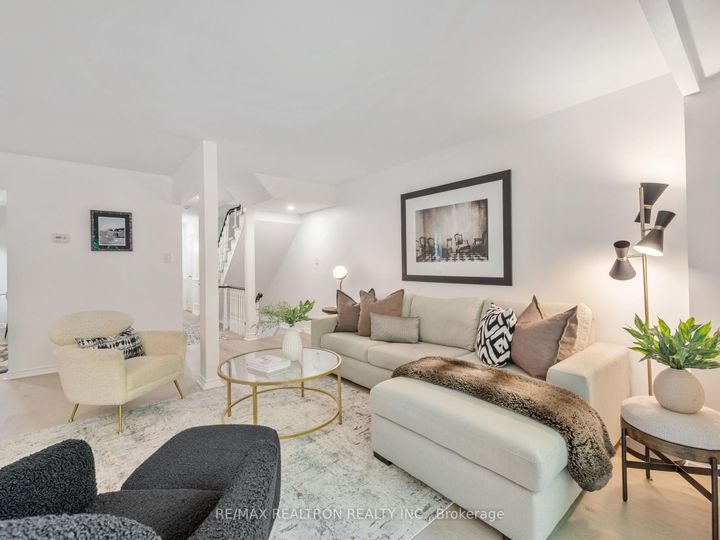 Photo 9 at 173 Tamarack Drive, Willowbrook, Markham