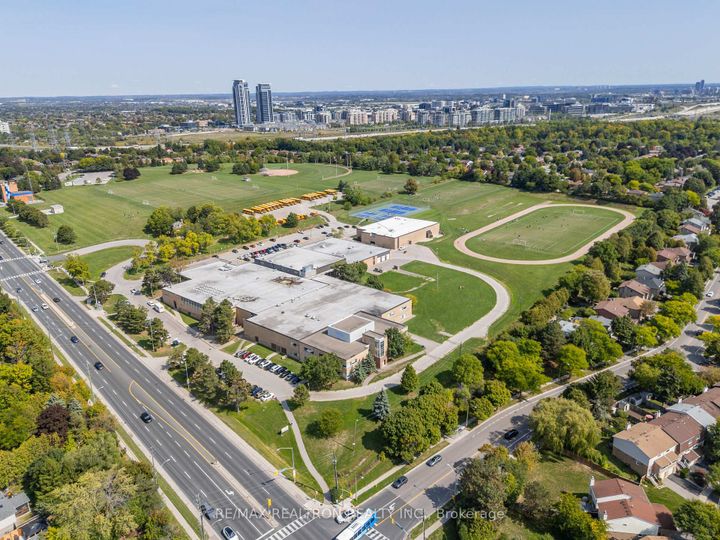 Photo 35 at 173 Tamarack Drive, Willowbrook, Markham