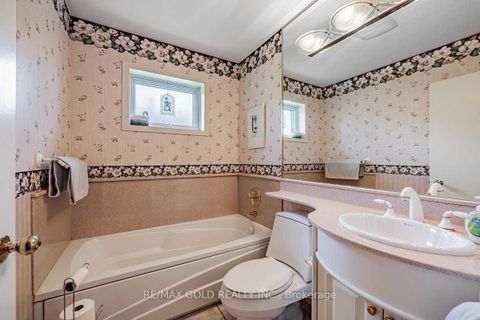 Photo 7 at 378 Sandlewood Road, WO West, Oakville