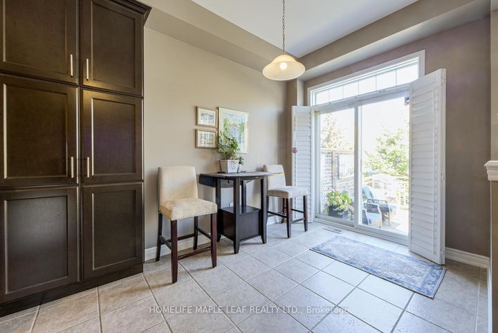 Photo 5 at 65 Cathedral Court, Waterdown, Hamilton