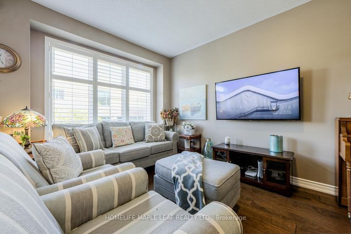 Photo 13 at 65 Cathedral Court, Waterdown, Hamilton