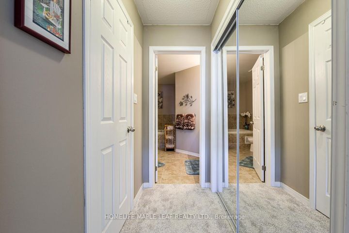 Photo 24 at 65 Cathedral Court, Waterdown, Hamilton