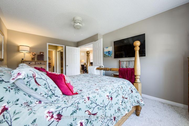 Photo 25 at 65 Cathedral Court, Waterdown, Hamilton