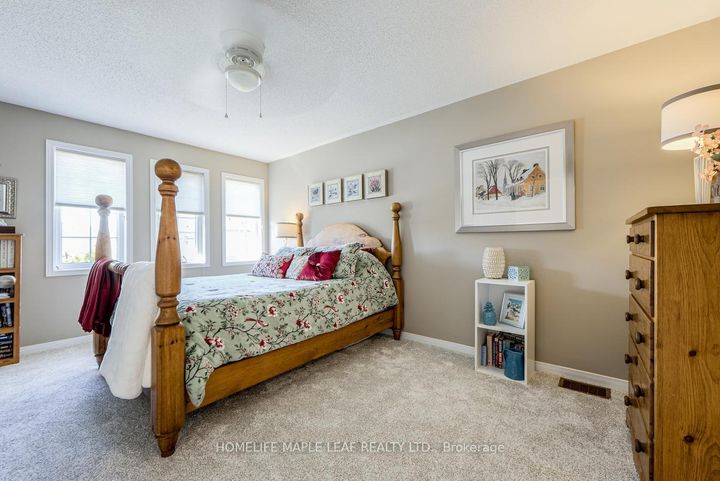 Photo 26 at 65 Cathedral Court, Waterdown, Hamilton