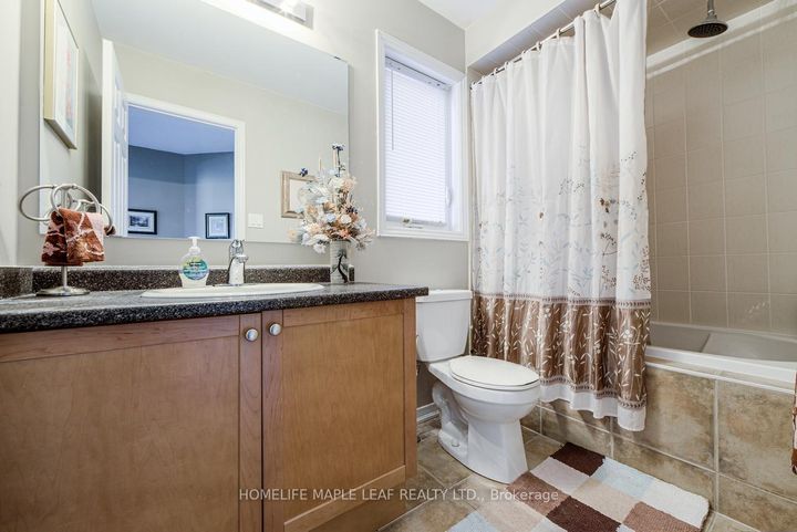 Photo 31 at 65 Cathedral Court, Waterdown, Hamilton
