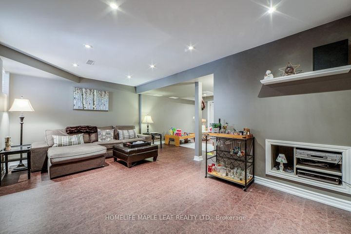 Photo 38 at 65 Cathedral Court, Waterdown, Hamilton