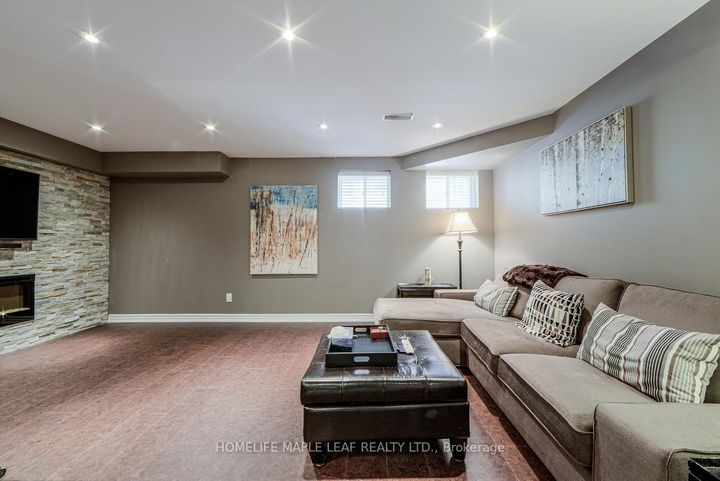 Photo 39 at 65 Cathedral Court, Waterdown, Hamilton