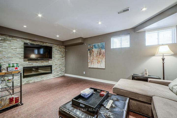 Photo 40 at 65 Cathedral Court, Waterdown, Hamilton