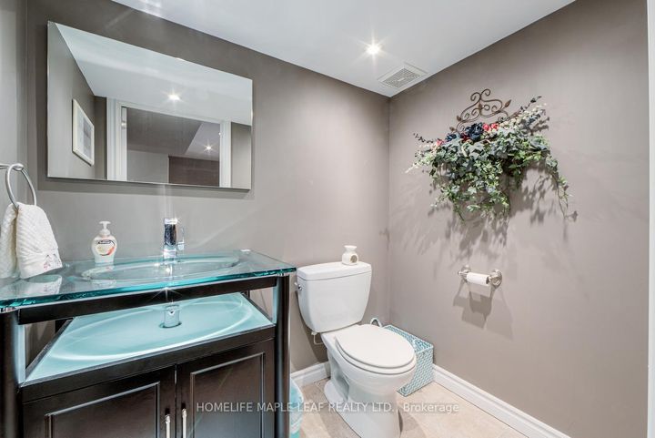 Photo 41 at 65 Cathedral Court, Waterdown, Hamilton