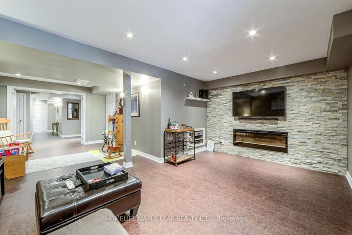 Photo 42 at 65 Cathedral Court, Waterdown, Hamilton