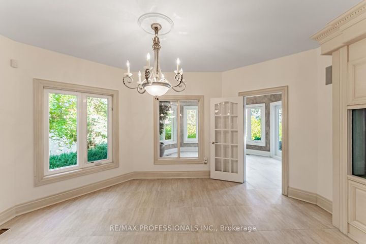 Photo 13 at 2239 Rosegate Drive, Central Erin Mills, Mississauga