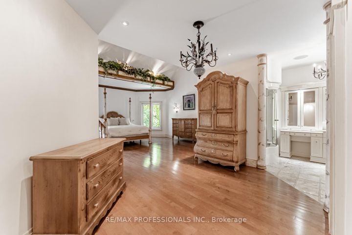 Photo 21 at 2239 Rosegate Drive, Central Erin Mills, Mississauga